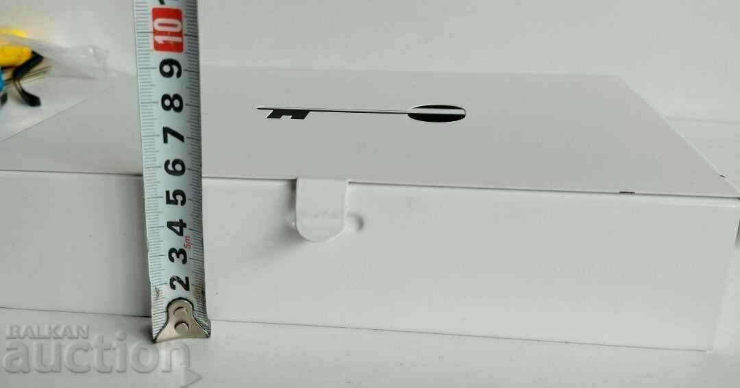 Auction . METAL KEY BOX PROBABLY UNUSED Auction . METAL KEY BOX PROBABLY UNUSED