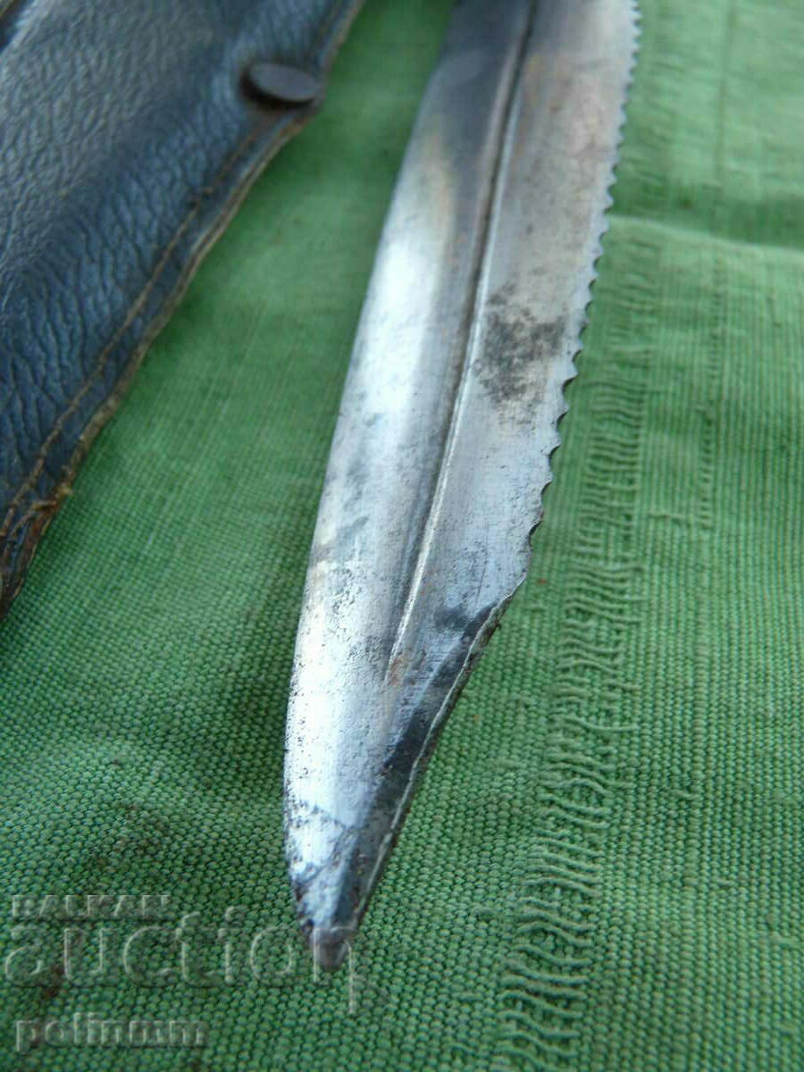 Old massive dagger - 164 with price 80.00 BGN | € 40.90 Old massive dagger - 164 with price 80.00 BGN | € 40.90