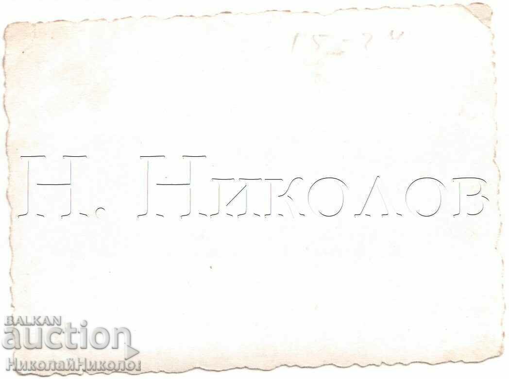 ΜΙΚΡΗ ΠΑΛΙΑ ΦΩΤΟΓΡΑΦΙΑ ΤΡΕΙΣ ΚΥΡΙΕΣ ΣΕ ΒΟΛΤΑ D174 με τιμή 2.00 BGN | € 1.02