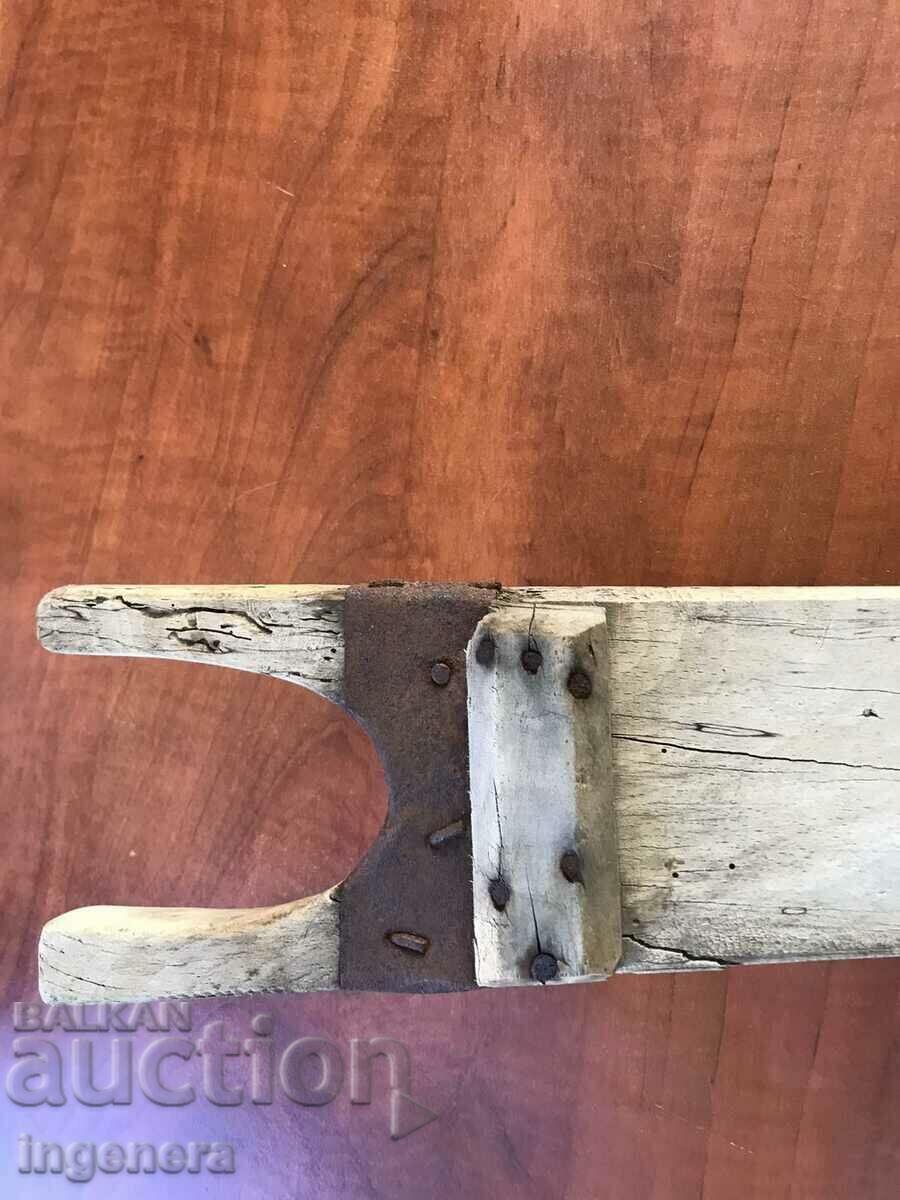 Auction PRIMITIVE WOOD CLOTHES Auction PRIMITIVE WOOD CLOTHES