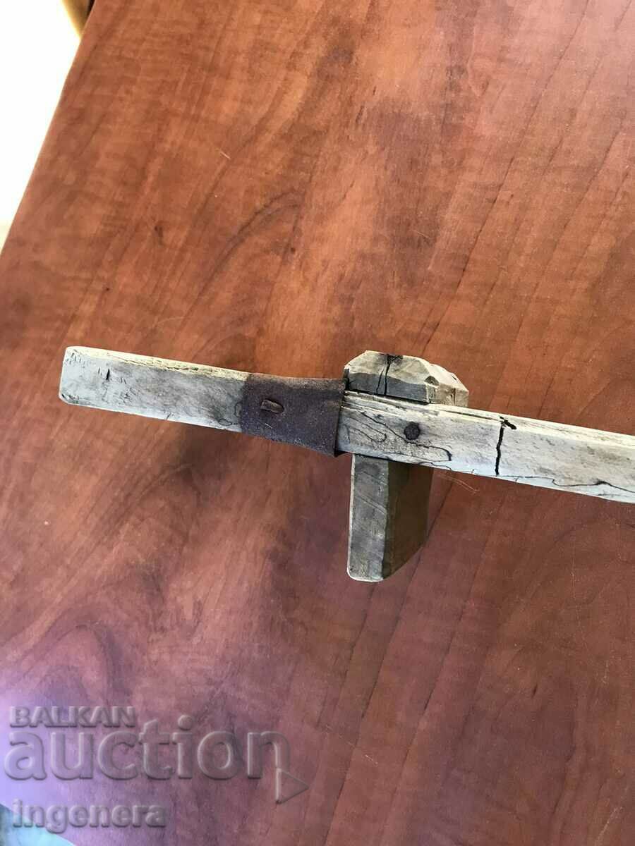 Delivery of PRIMITIVE WOOD CLOTHES Delivery of PRIMITIVE WOOD CLOTHES