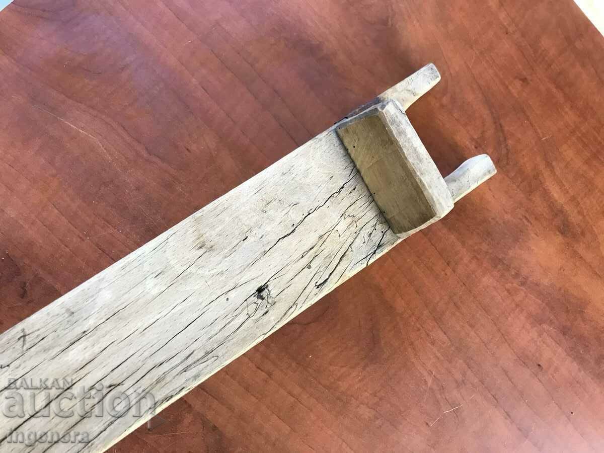 PRIMITIVE WOOD CLOTHES - 6 PRIMITIVE WOOD CLOTHES - 6