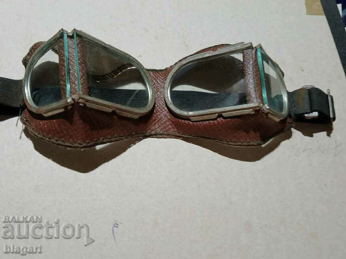 Pilot, motorcycle glasses with price 32.00 BGN | € 16.36 Pilot, motorcycle glasses with price 32.00 BGN | € 16.36