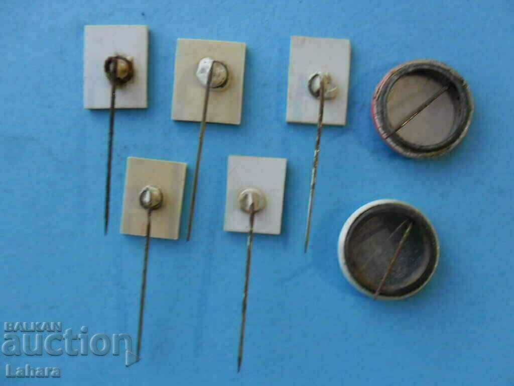 Lot of badges - 5 Lot of badges - 5