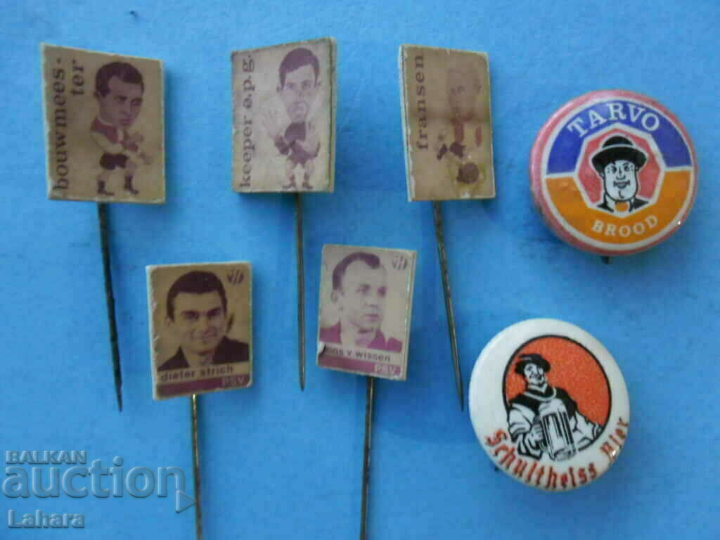 O mulțime de insigne O mulțime de insigne