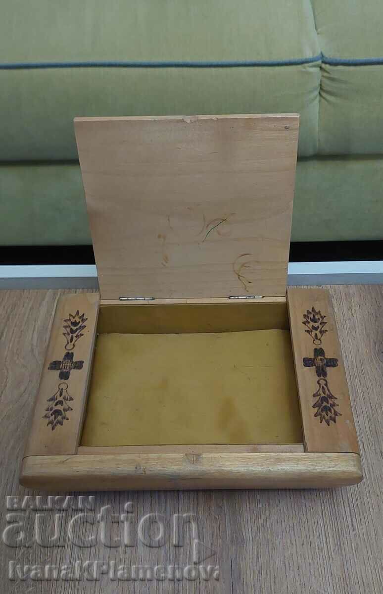 Auction  Wooden box for collectors