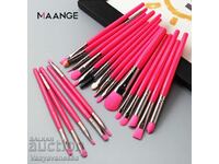 Set of 20 colored brushes for perfect make-up in signal