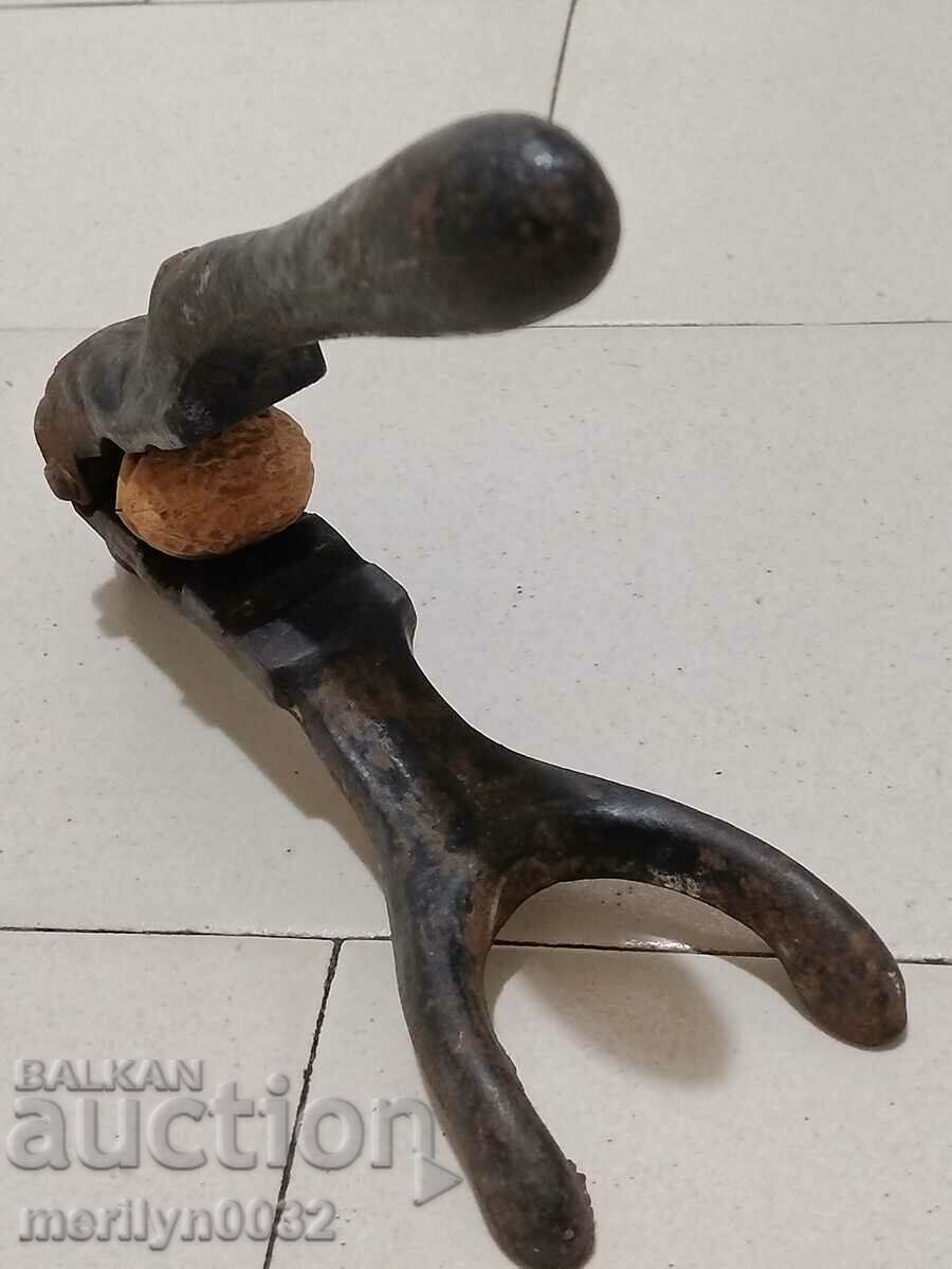 Old relief cast iron nutcracker with price 69.00 BGN | € 35.28 Old relief cast iron nutcracker with price 69.00 BGN | € 35.28