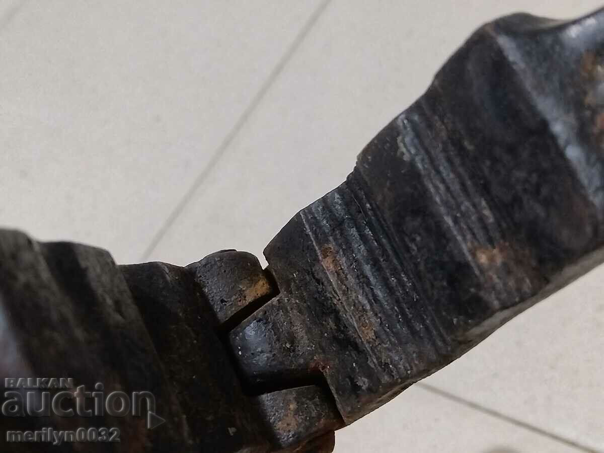 Old relief cast iron nutcracker - 6 Old relief cast iron nutcracker - 6