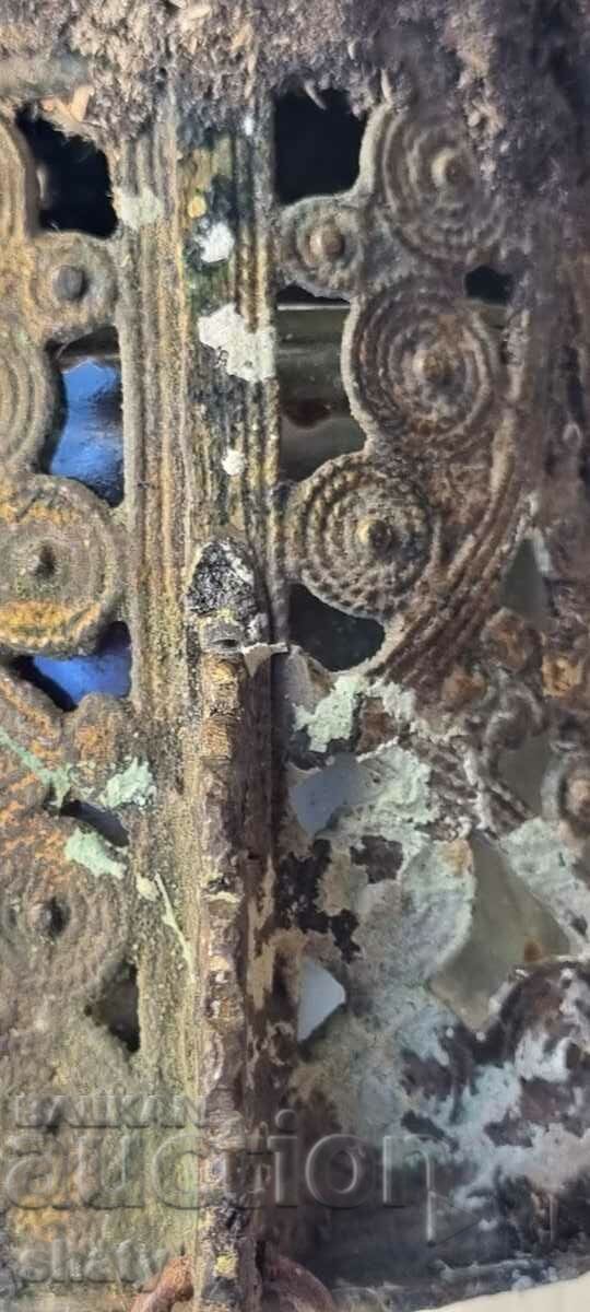 Old lamp with price 55.00 BGN | € 28.12 Old lamp with price 55.00 BGN | € 28.12