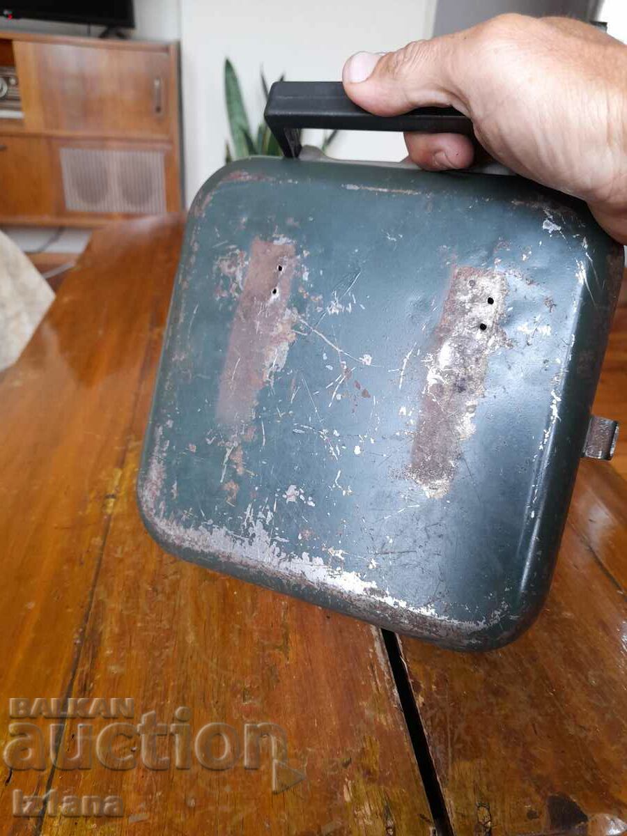 Παλιό μεταλλικό κιτ πρώτων βοηθειών - 6 Παλιό μεταλλικό κιτ πρώτων βοηθειών - 6