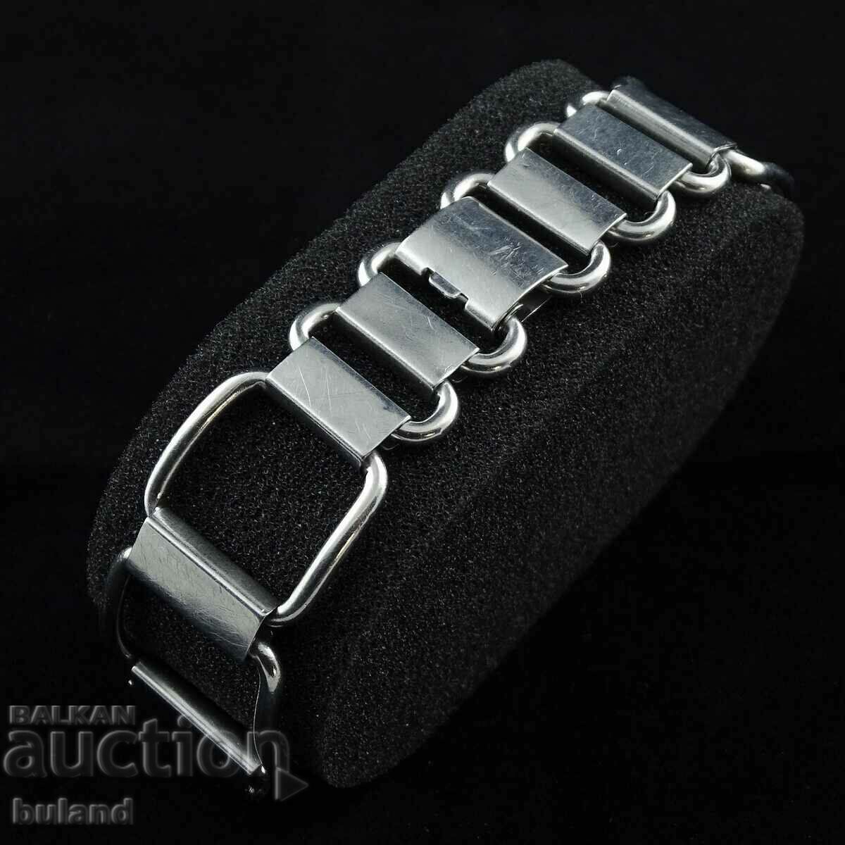 Delivery of Old Steel Chain for Men's Watch 18.0 mm. Delivery of Old Steel Chain for Men's Watch 18.0 mm.