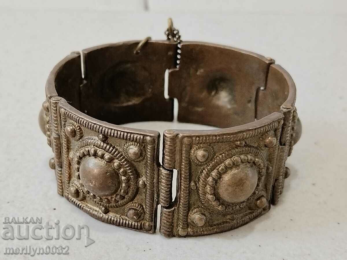 Old bronze bracelet jewelry with price 69.00 BGN | € 35.28 Old bronze bracelet jewelry with price 69.00 BGN | € 35.28