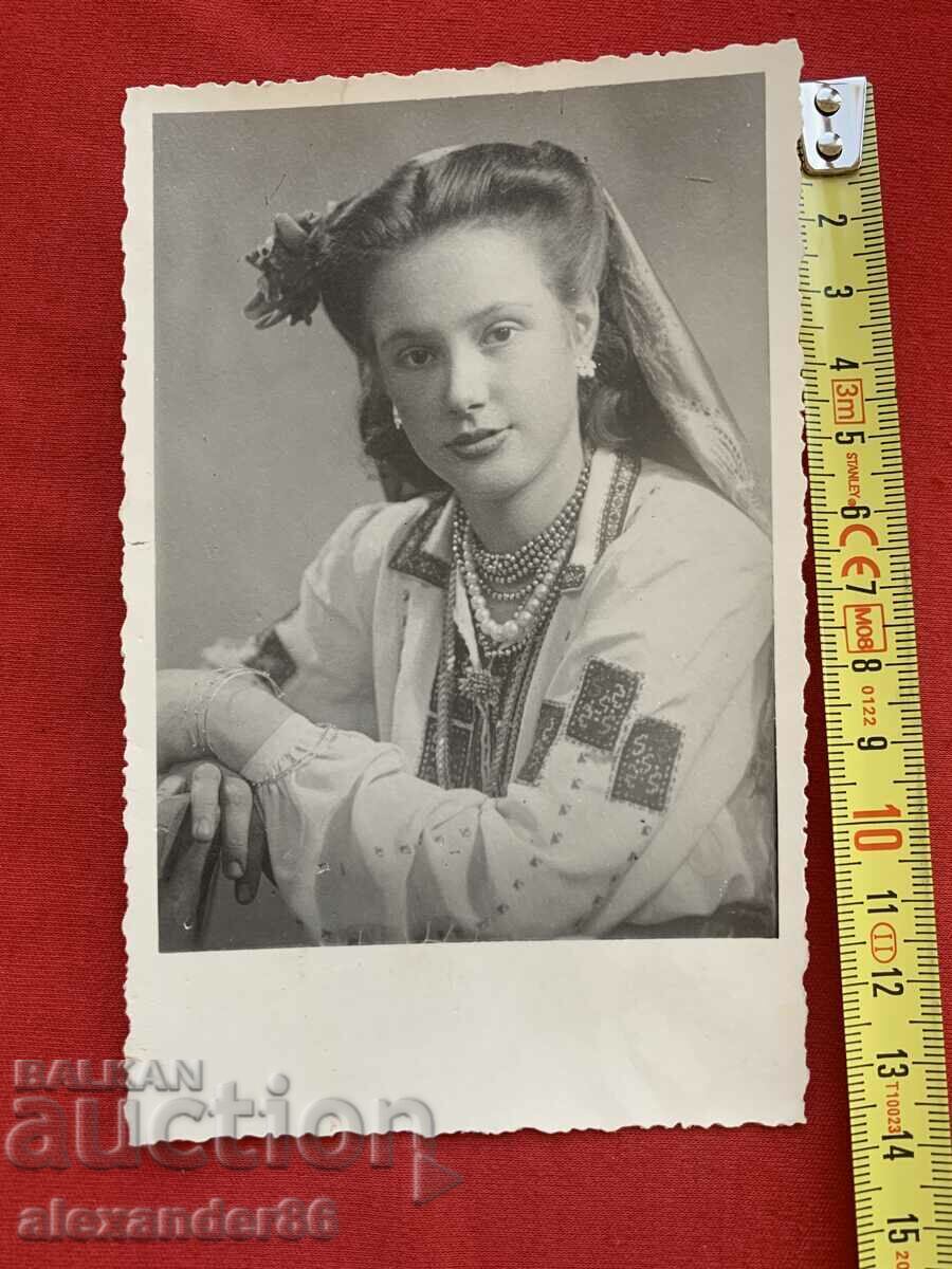 The daughter/?/ of Mikhail Sholokhov old photo with price 10.00 BGN | € 5.11 The daughter/?/ of Mikhail Sholokhov old photo with price 10.00 BGN | € 5.11