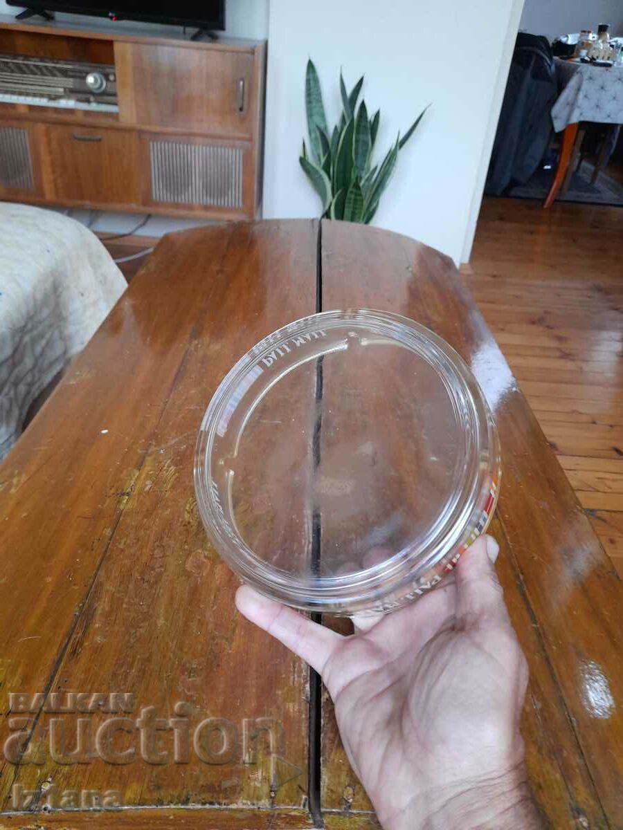 Delivery of Old Pall Mall ashtray Delivery of Old Pall Mall ashtray