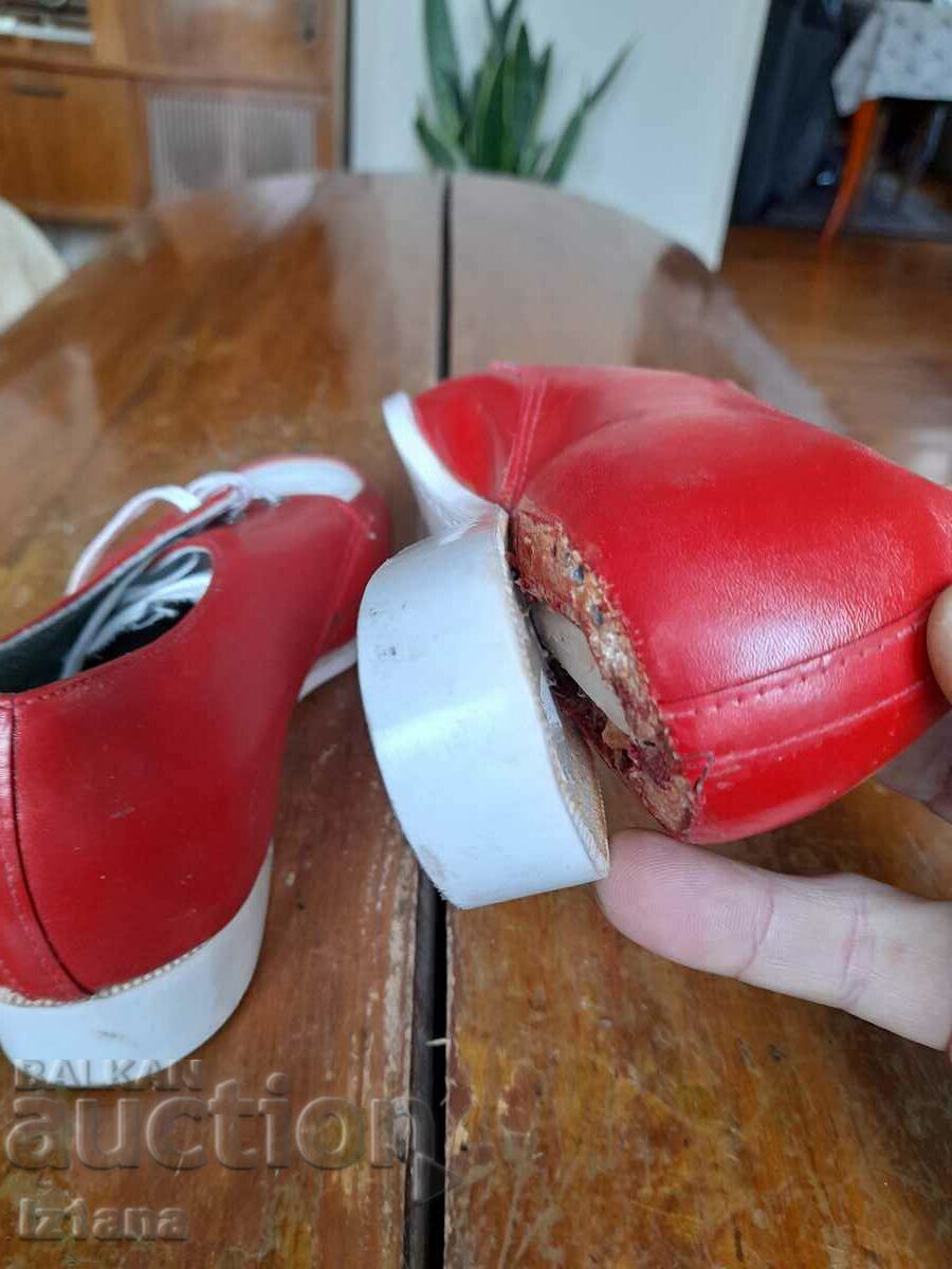 Pantofi vechi pentru copii - 7