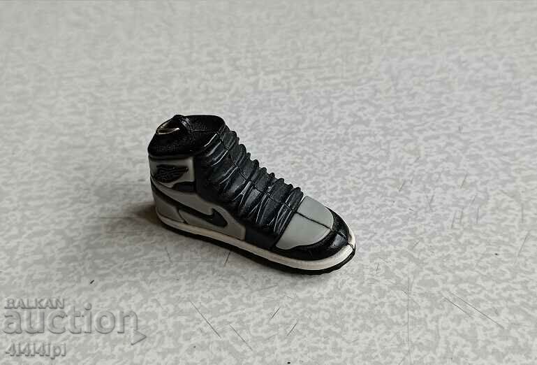 "NIKE" sneaker keychain with price 5.00 BGN | € 2.56 "NIKE" sneaker keychain with price 5.00 BGN | € 2.56