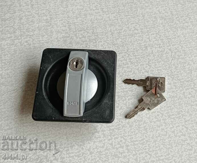 A lock with price € 4.00 | 7.82 BGN