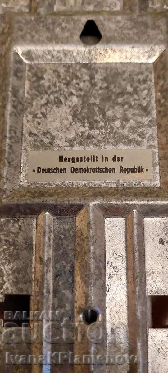 Licitație Cantar de perete retro pentru colecționari