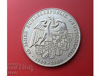 Germany-medal-40 years GDR-Brandenburg Gate