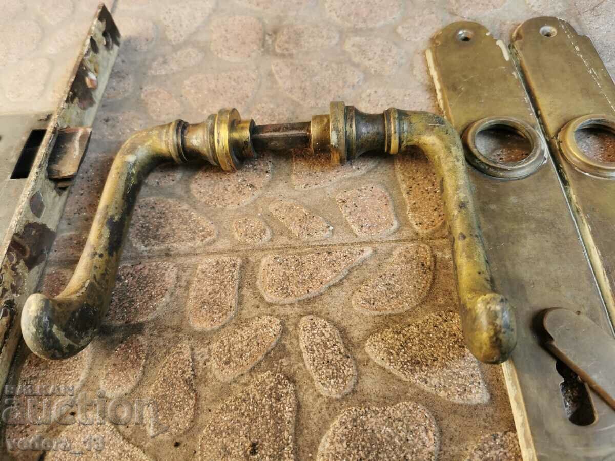 OLD BRONZE LOCK - SET with price 35.00 BGN | € 17.90 OLD BRONZE LOCK - SET with price 35.00 BGN | € 17.90