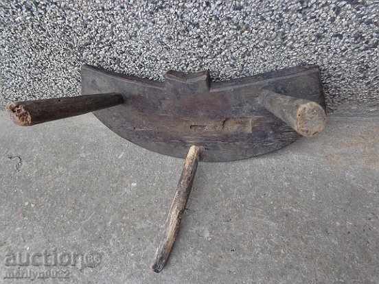 Old three-legged stool, chair, the wooden primitive of 160 years - 5 Old three-legged stool, chair, the wooden primitive of 160 years - 5