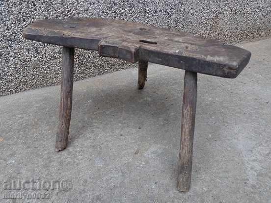 Old three-legged stool, chair, the wooden primitive of 160 years - 7 Old three-legged stool, chair, the wooden primitive of 160 years - 7