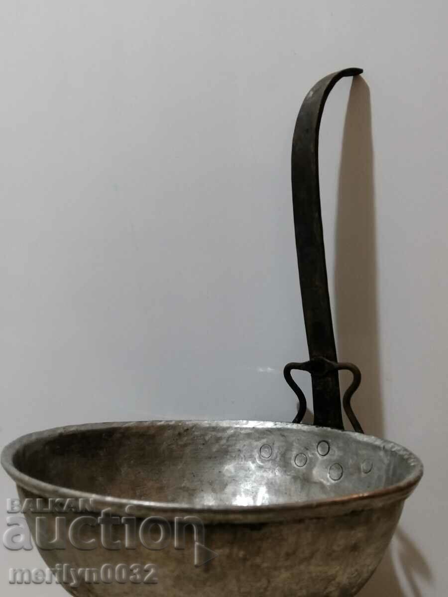 Old copper pan, copper, tray, copper vessel with price 93.00 BGN | € 47.55 Old copper pan, copper, tray, copper vessel with price 93.00 BGN | € 47.55