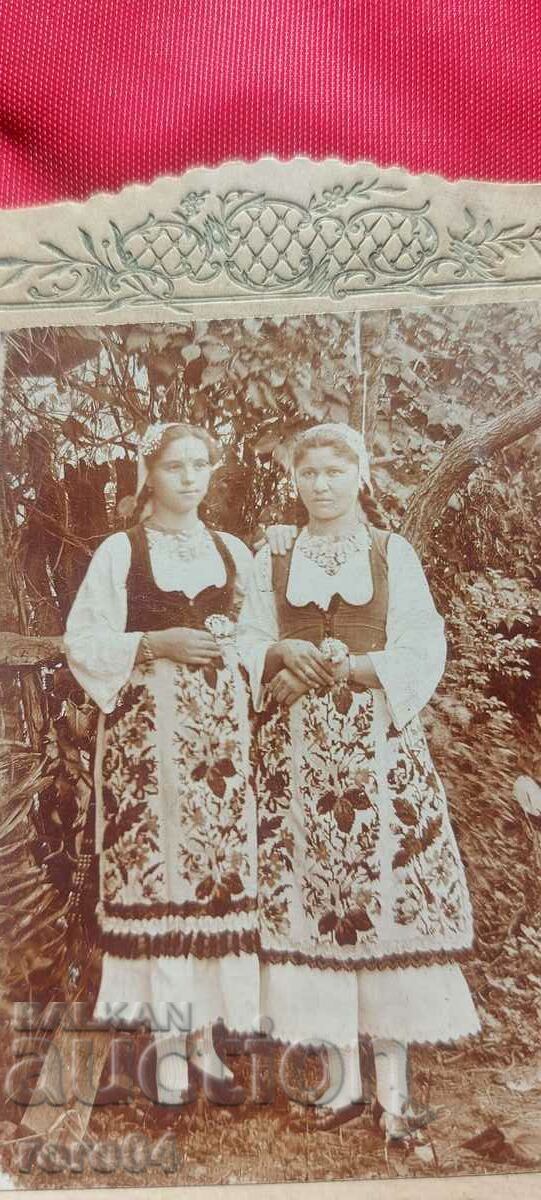 COSTUMES - VIDIN - CARDBOARD - 7 COSTUMES - VIDIN - CARDBOARD - 7