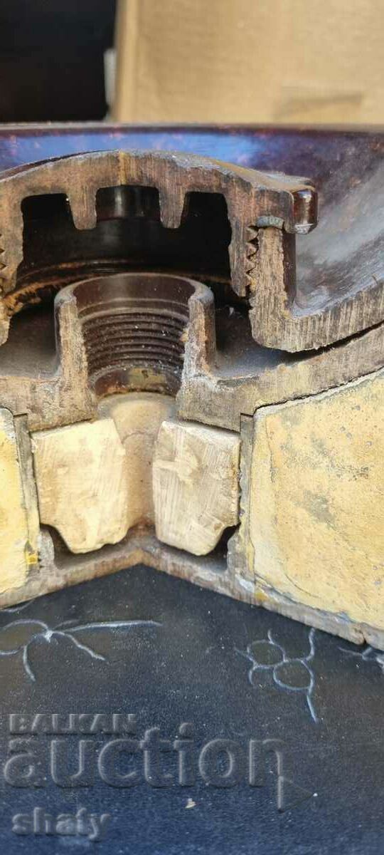 Delivery of An old training model of an anti-tank mine. Delivery of An old training model of an anti-tank mine.