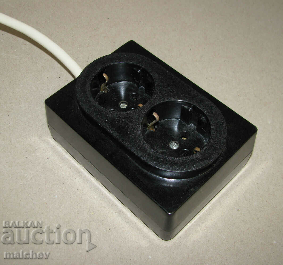 Prelungitor 1,95 m splitter pereche bulgară, excelent cu preț 9.00 BGN | € 4.60 Prelungitor 1,95 m splitter pereche bulgară, excelent cu preț 9.00 BGN | € 4.60