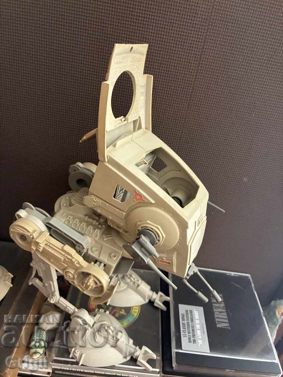 Δημοπρασία Star Wars. Πρωτότυπο Kenner at-st walker του 1982.