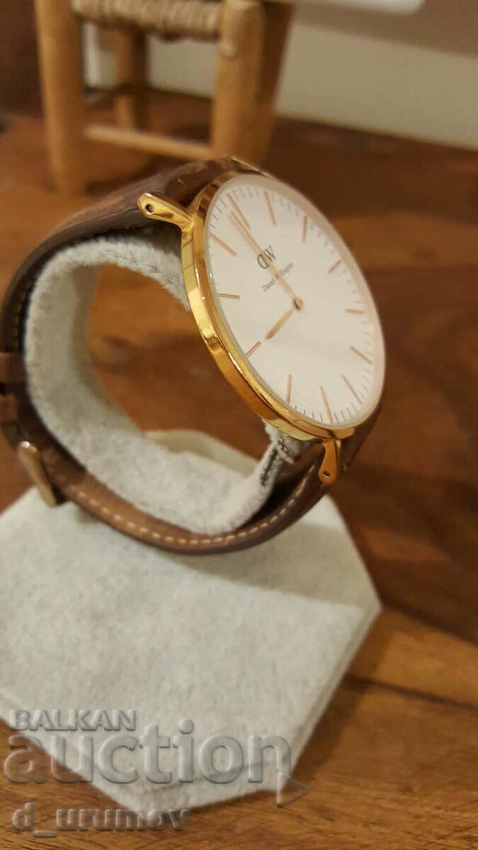 Daniel Wellington classic watch with price 40.00 BGN | € 20.45 Daniel Wellington classic watch with price 40.00 BGN | € 20.45