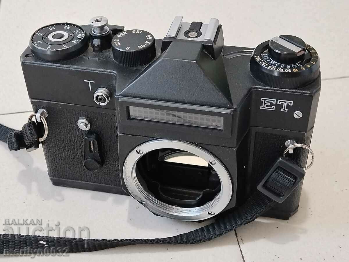 Соц. фотоапарат, камера "ЗЕНИТ" без обектив  СССР Работи с цена 58.00 лв. | € 29.65