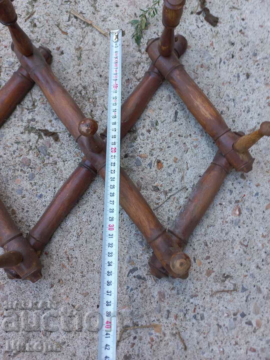 Umeraș prelungitor din lemn vechi cu preț 50.00 BGN | € 25.56 Umeraș prelungitor din lemn vechi cu preț 50.00 BGN | € 25.56