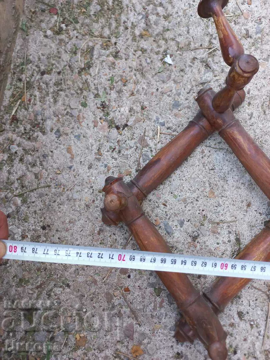 Licitație Umeraș prelungitor din lemn vechi Licitație Umeraș prelungitor din lemn vechi