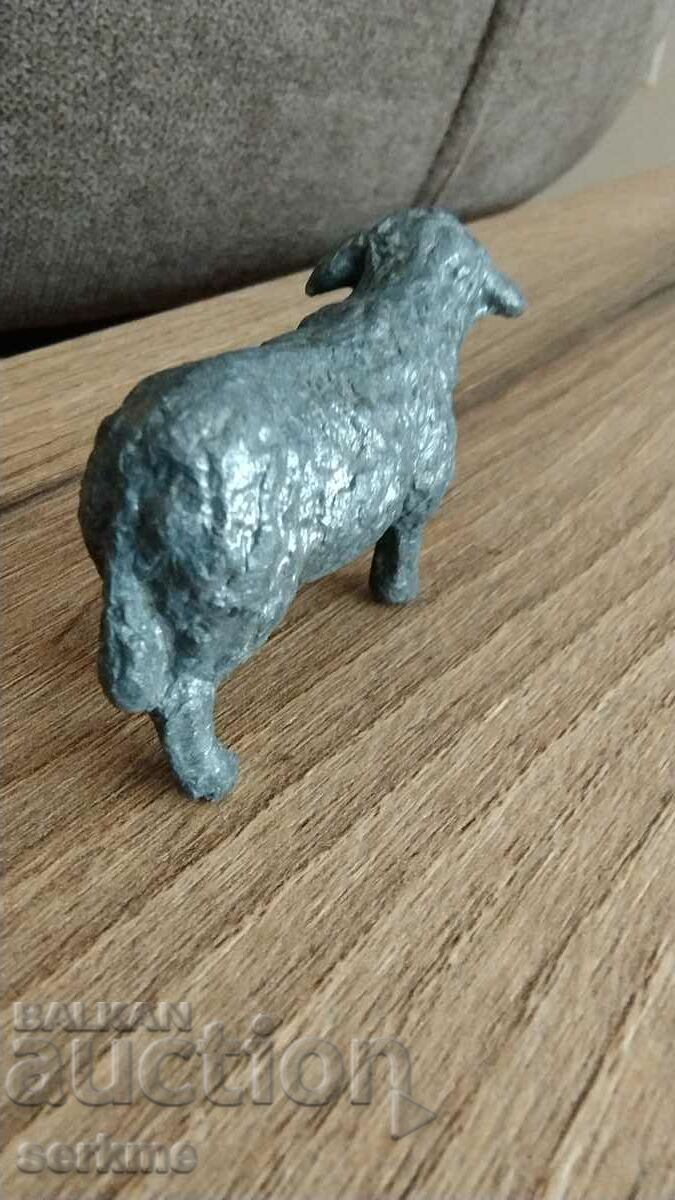 Auction Metal figure Auction Metal figure