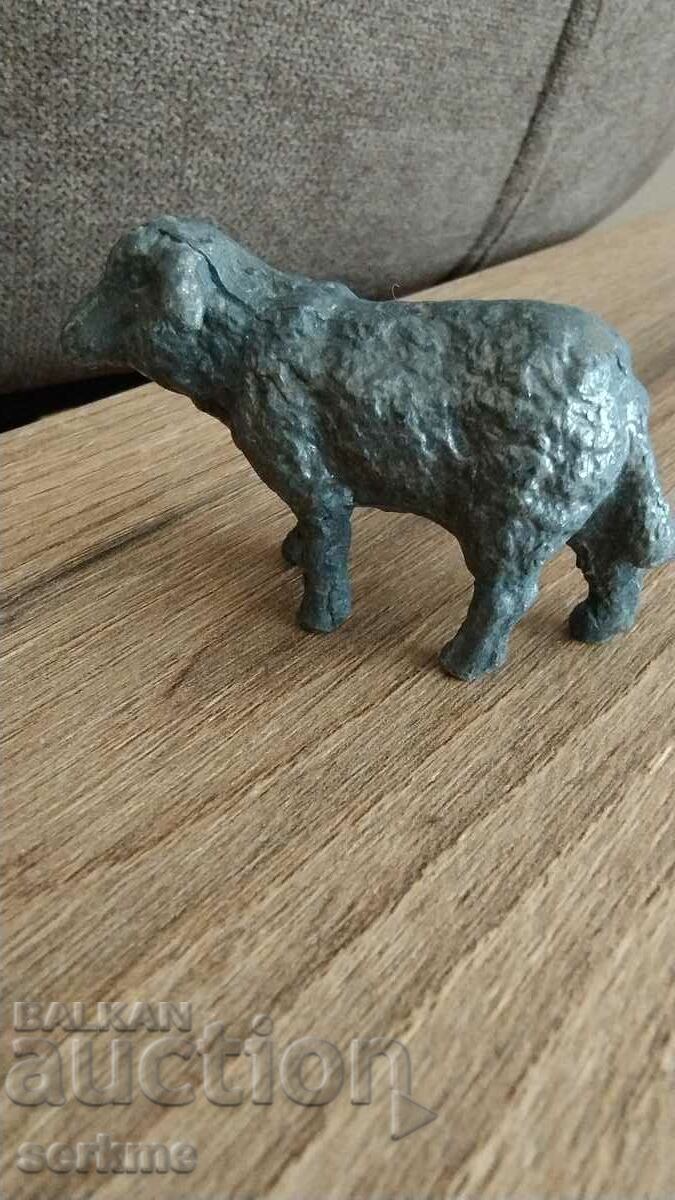 Delivery of Metal figure Delivery of Metal figure