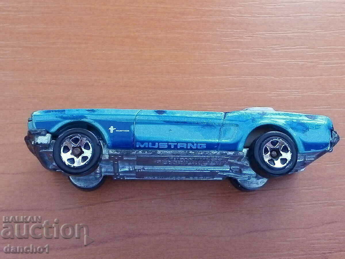 Auction A metal cart Auction A metal cart