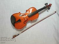 Violin 4/ 4