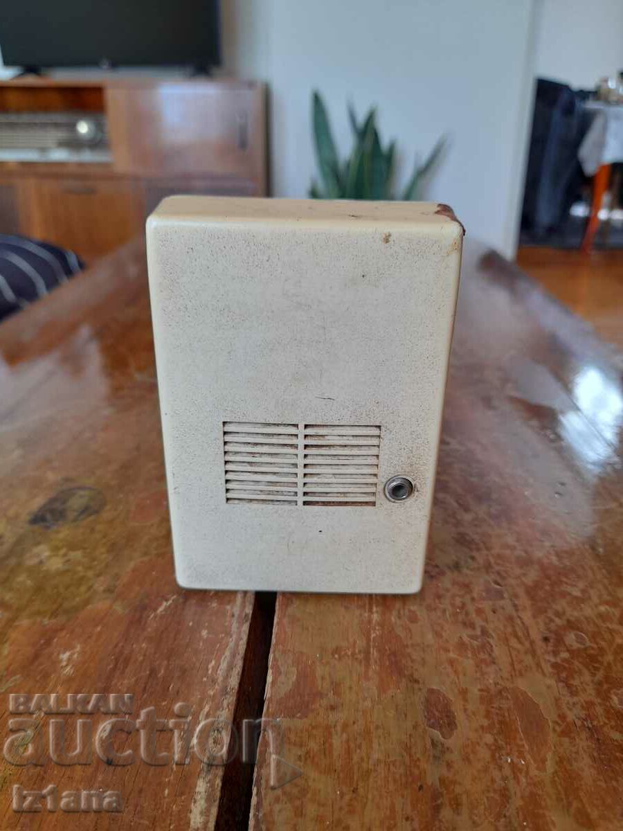 Delivery of Old radio, Grundig Micro Boy 300 radio