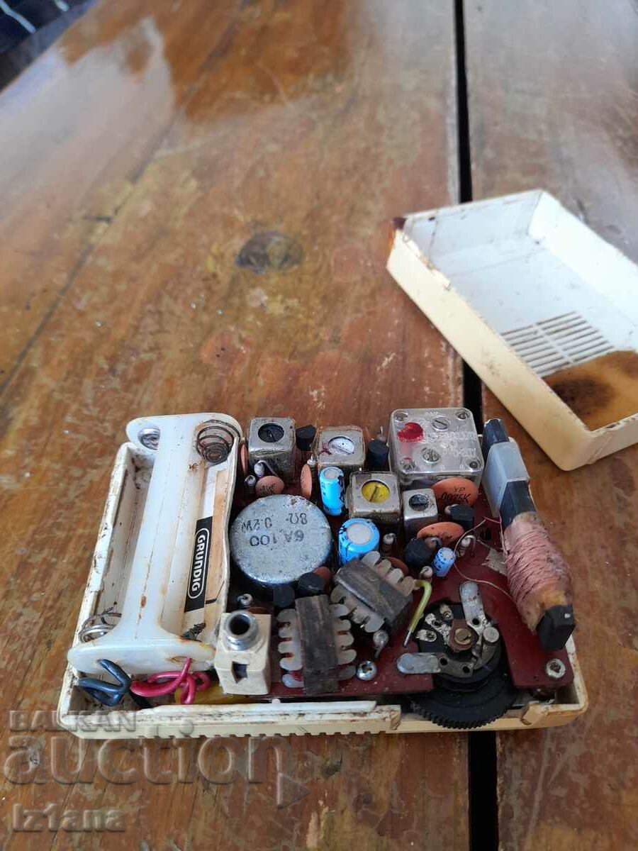 Old radio, Grundig Micro Boy 300 radio - 6