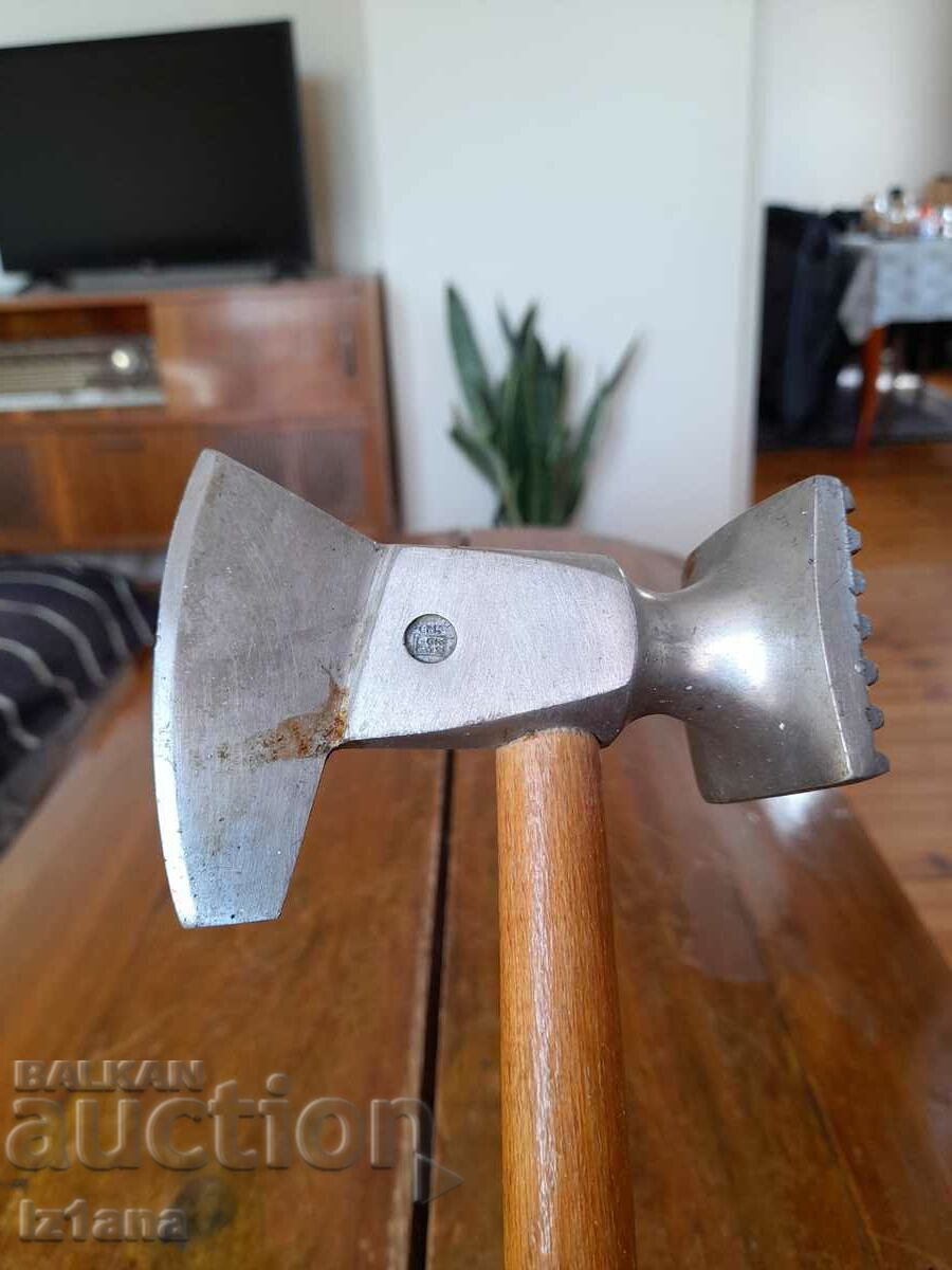 Auction Old meat mallet, hammer, cleaver Auction Old meat mallet, hammer, cleaver