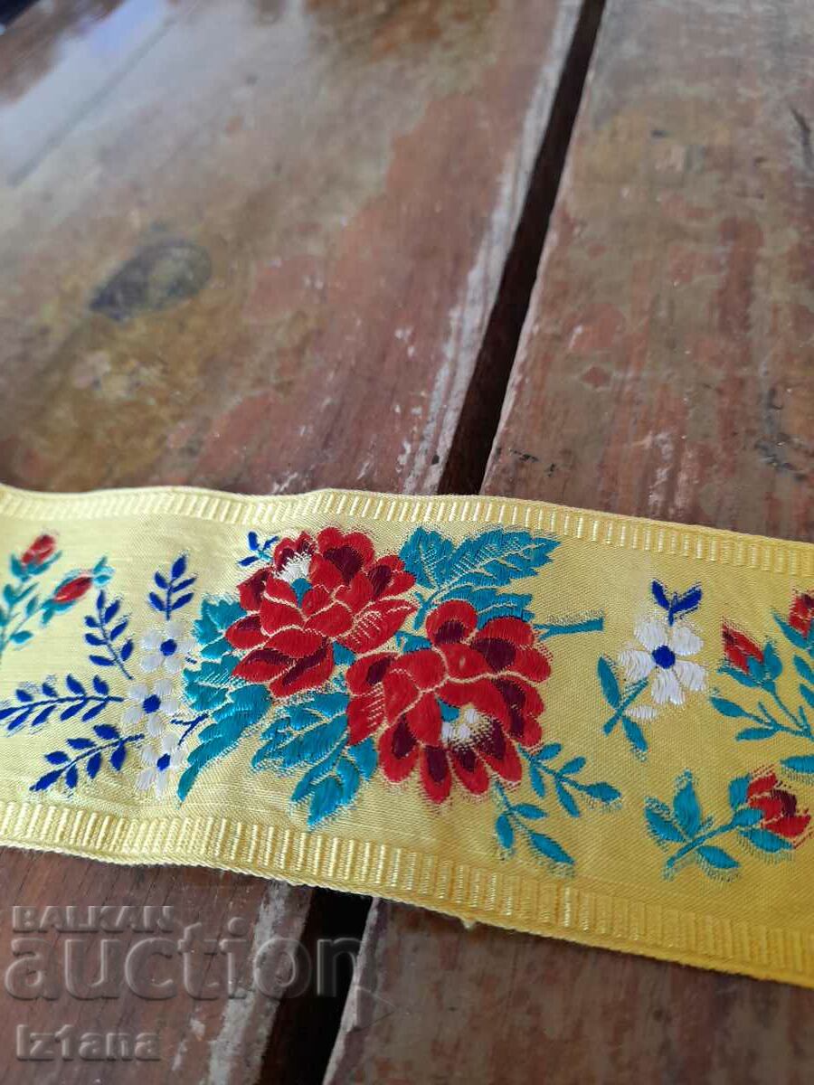 Auction Old tape, wide Auction Old tape, wide