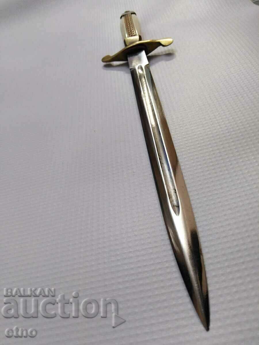 BULGARIAN MILITARY KORTIC, bayonet, knife, saber