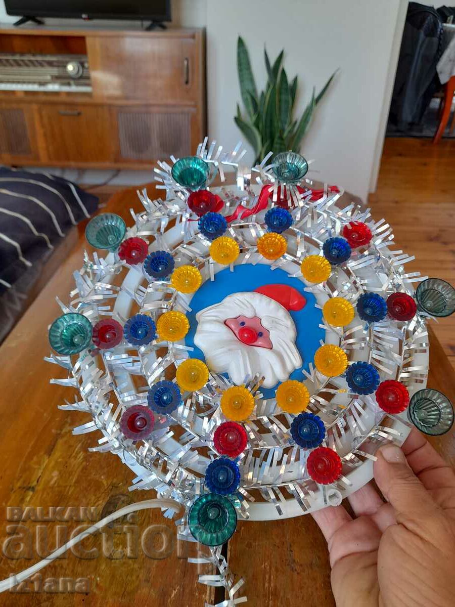 Anul Nou vechi, decor de Crăciun cu preț 43.00 BGN | € 21.99 Anul Nou vechi, decor de Crăciun cu preț 43.00 BGN | € 21.99