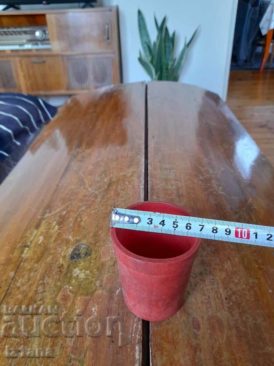 Аукцион Стара Гумена чаша за зарове BBB Аукцион Стара Гумена чаша за зарове BBB