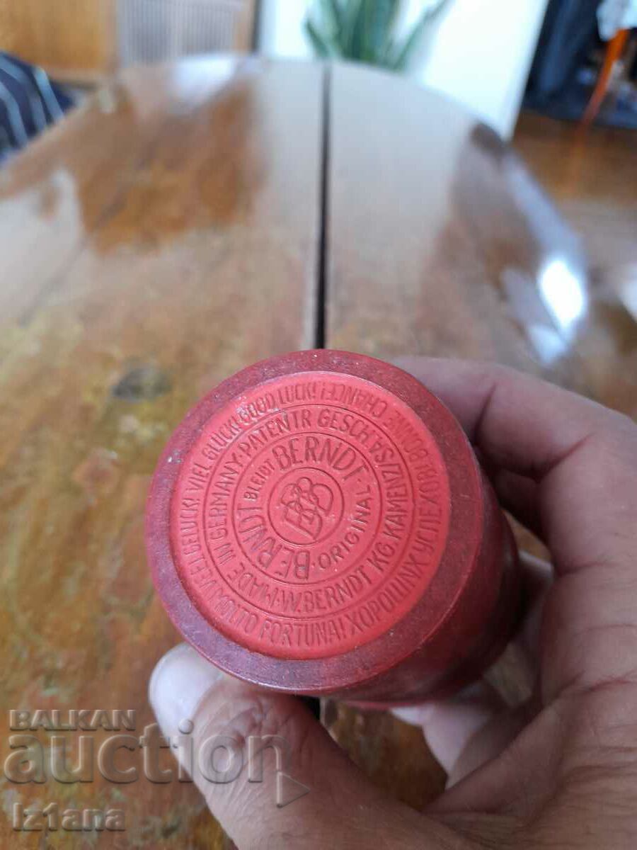 Стара Гумена чаша за зарове BBB - 6 Стара Гумена чаша за зарове BBB - 6