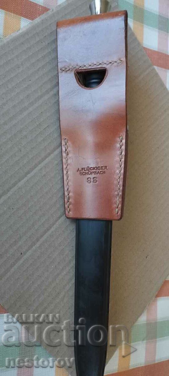 CUTITUL ELVETIA M57 cu preț 131.00 BGN | € 66.98 CUTITUL ELVETIA M57 cu preț 131.00 BGN | € 66.98