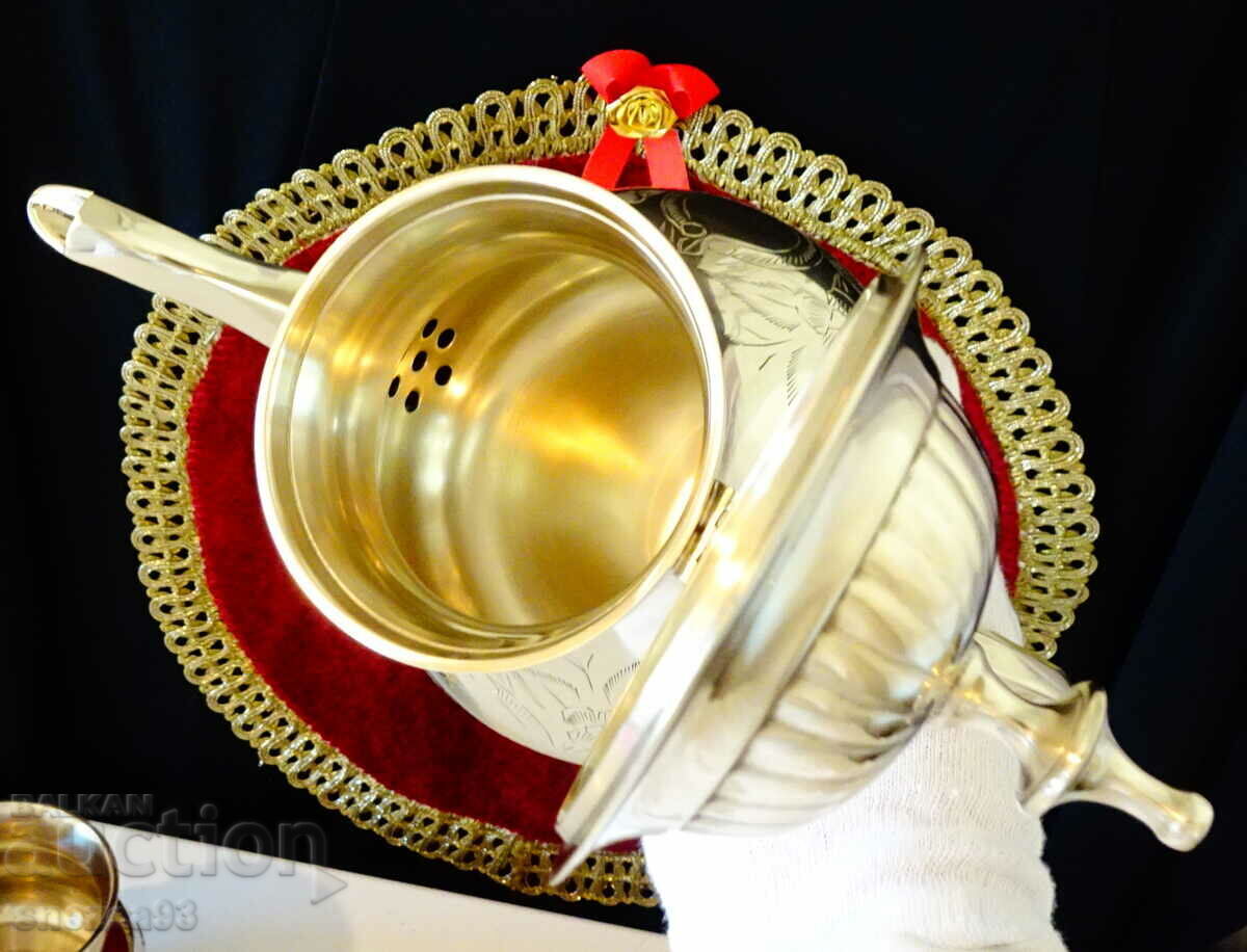 Auction English bronze service 3 pieces. Auction English bronze service 3 pieces.